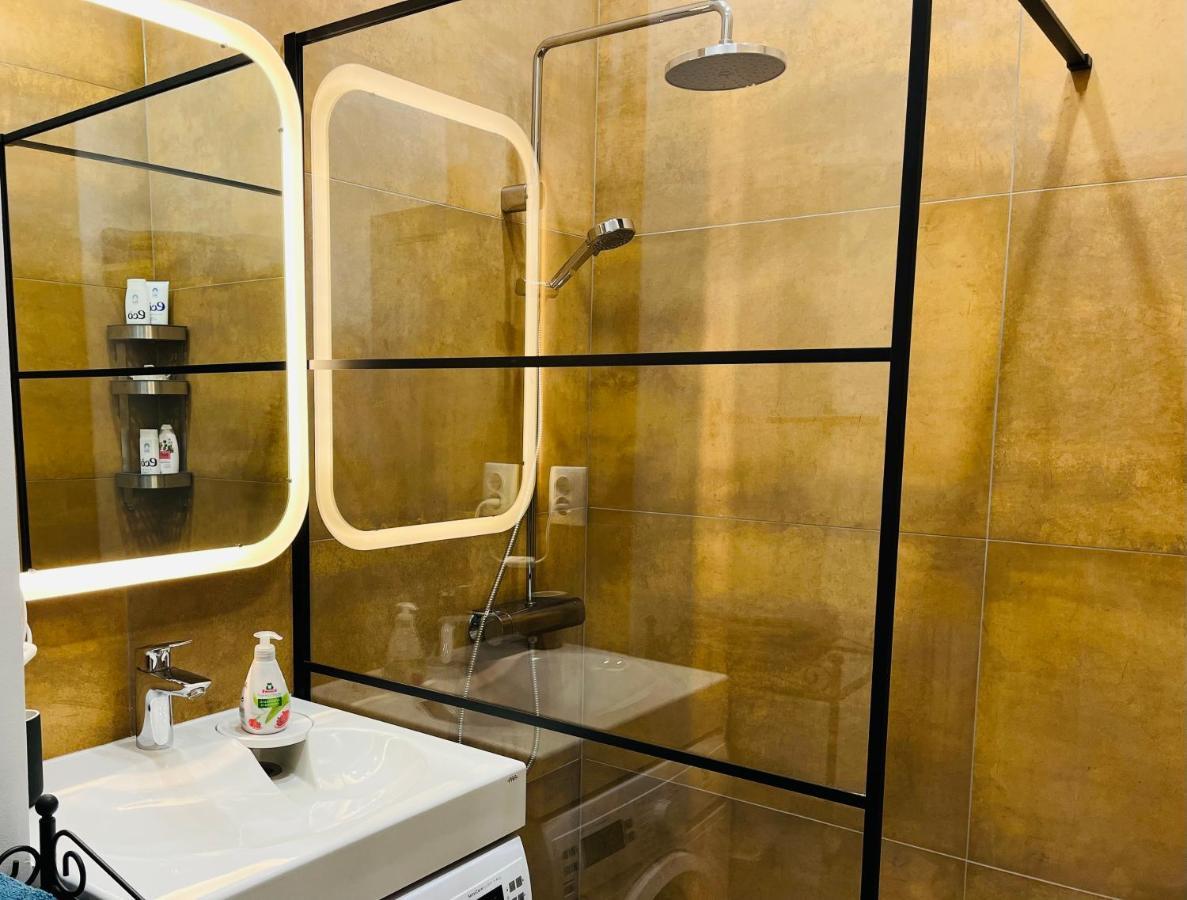 Library House Apartment Quiet&Compact 2 Rooms&Beds Riga Buitenkant foto